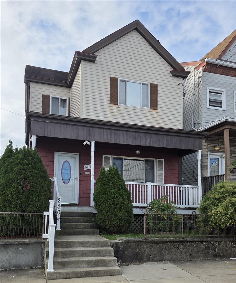 2404 & 2405 Cobden Street — photo