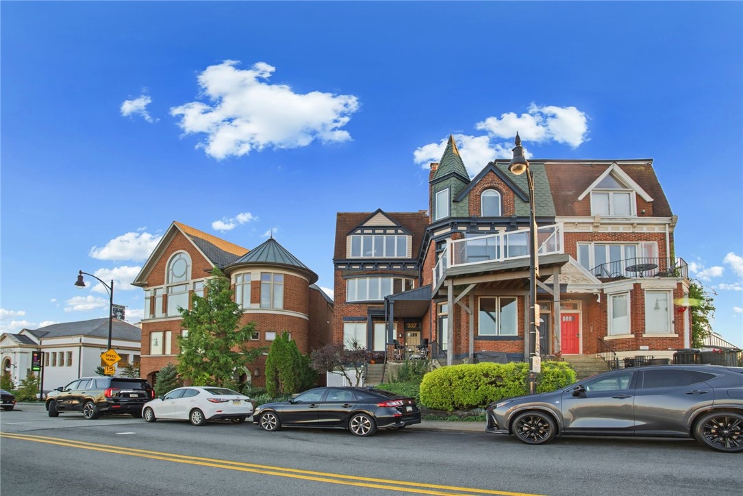 327 Grandview Ave Unit 101 — photo