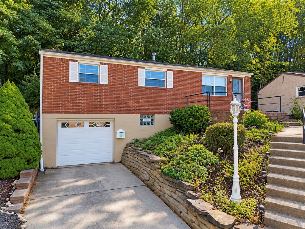 111 Greenview Drive — photo