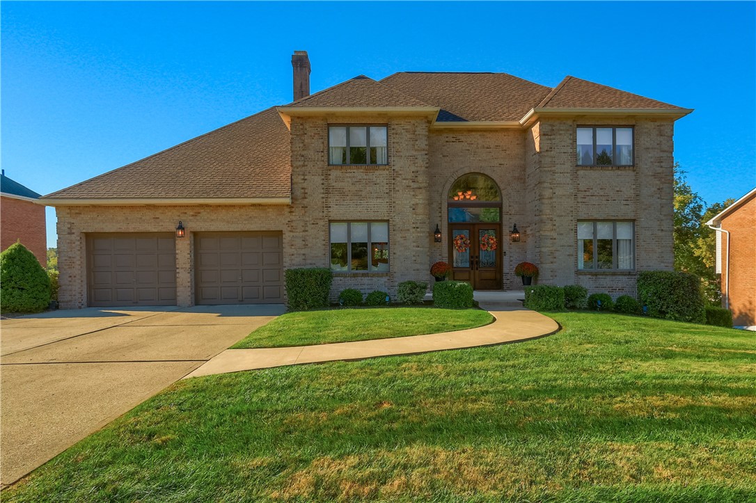 127 Field Club Drive W — photo