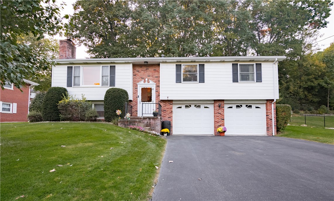 211 Cherokee Dr — photo