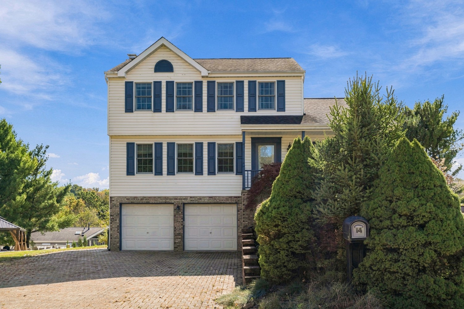 14 Autumnwood Court — photo