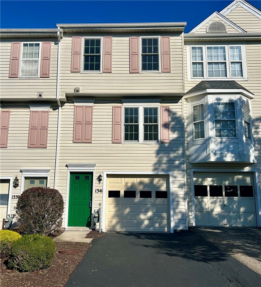 1341 Meadowbrook Dr — photo