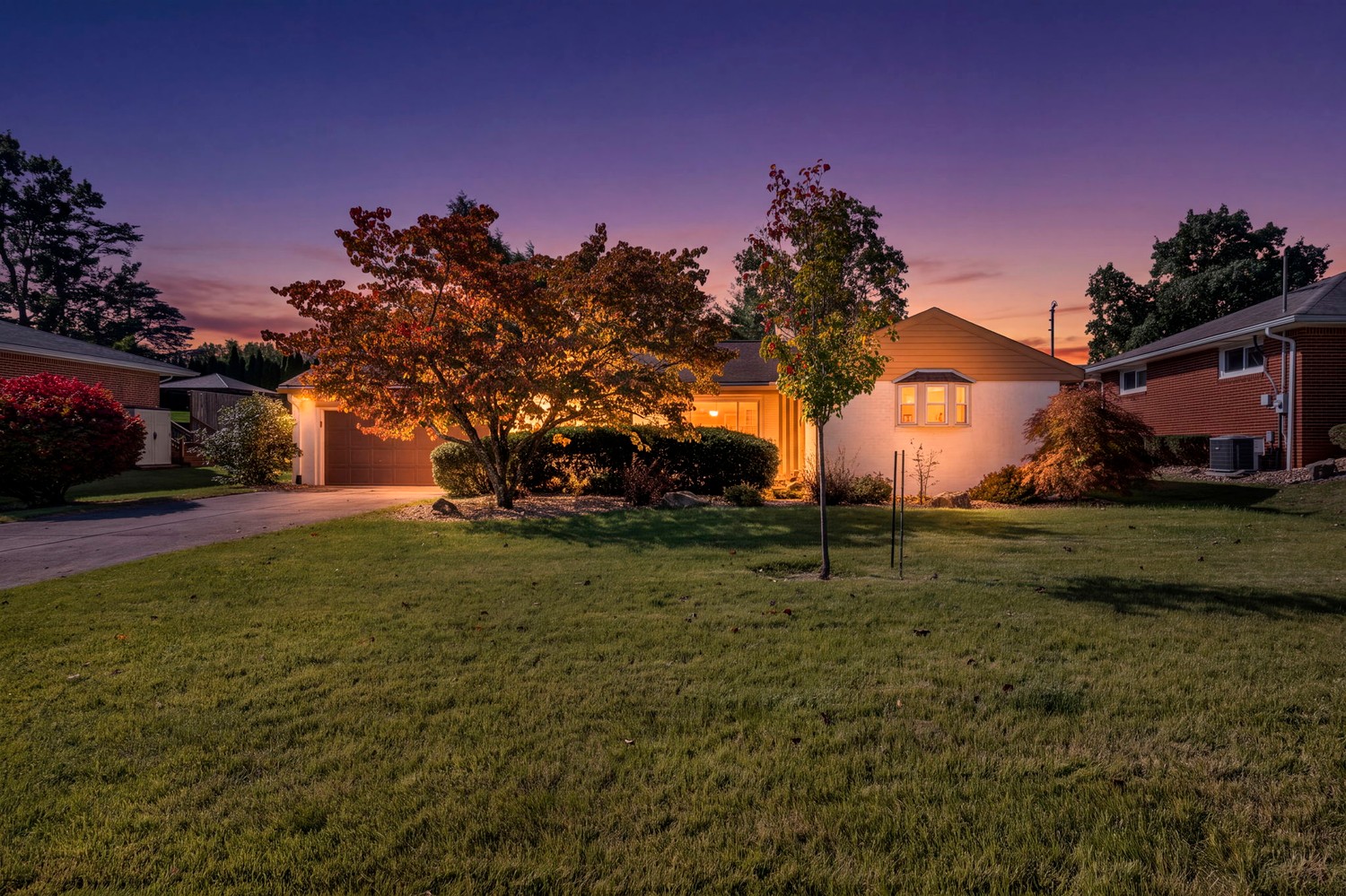 243 Columbia Dr — photo