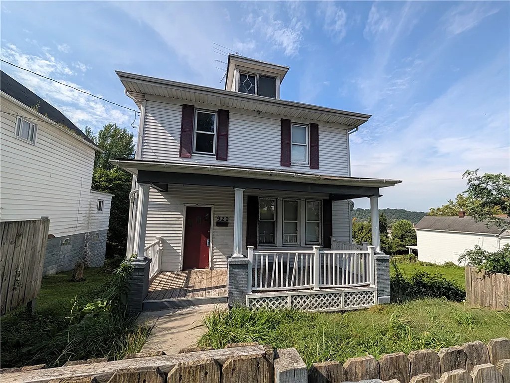 929 Summit Ave — photo