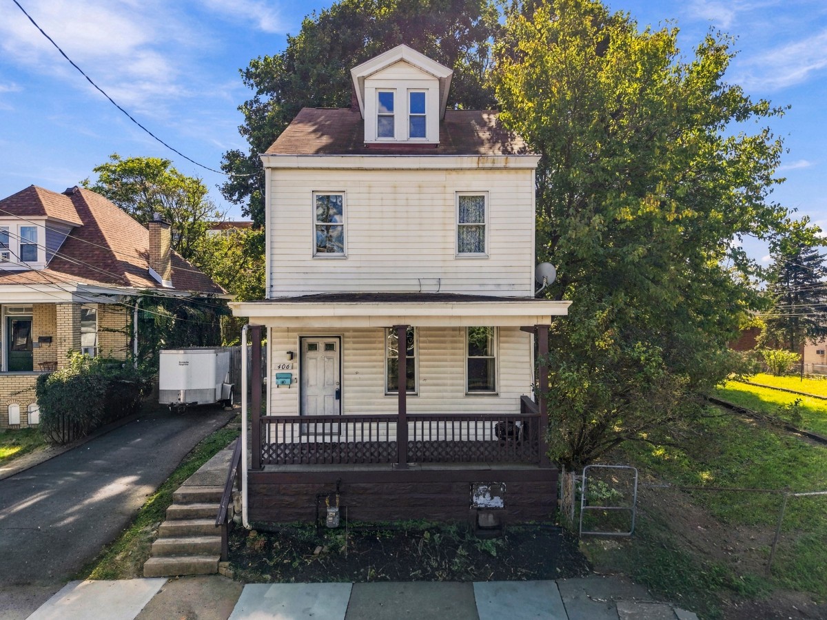 406 St Joseph Street — photo