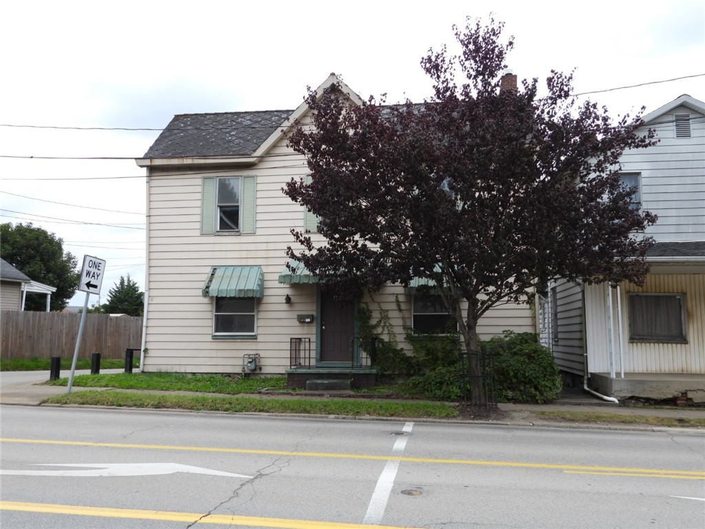 401 Lloyd Avenue — photo