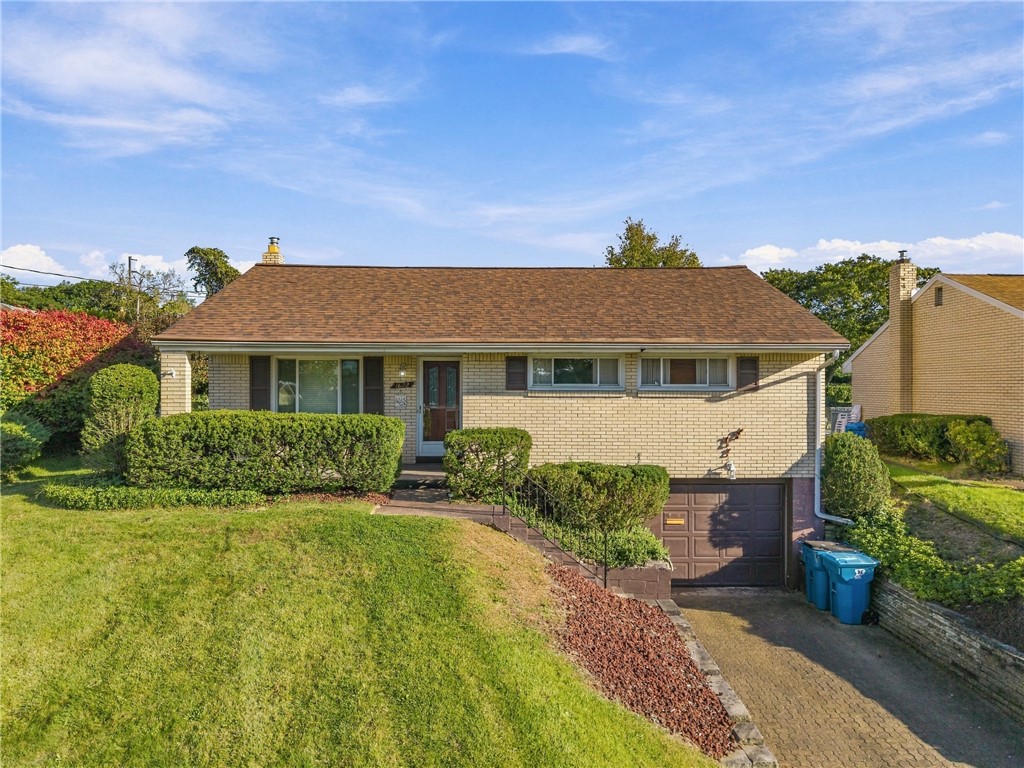 1822 Outlook Dr — photo