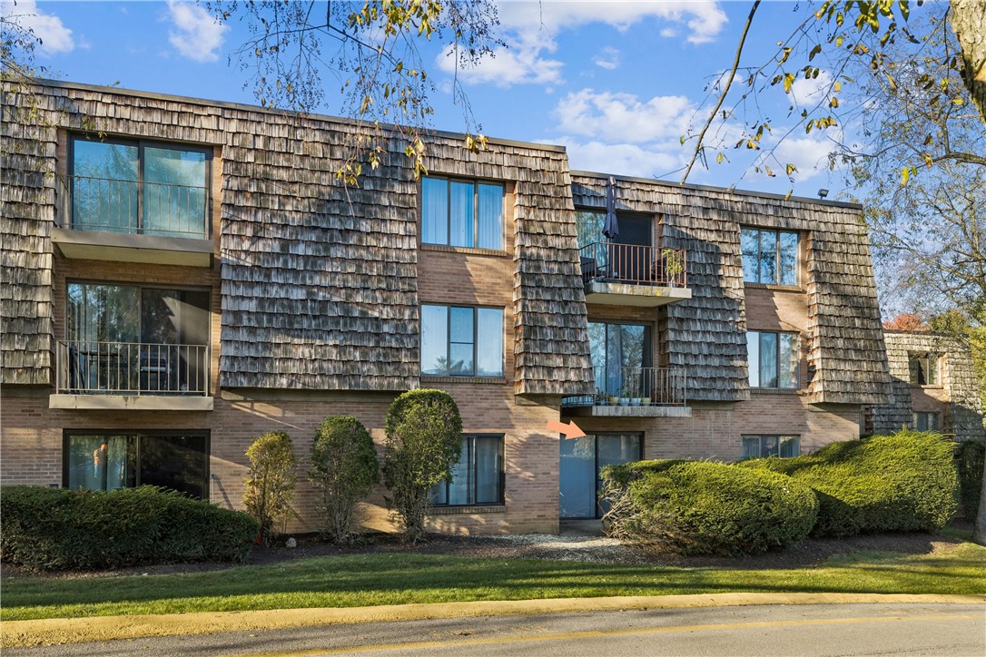 1113 Forest Green Dr — photo