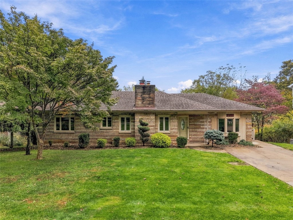 205 Woodside Dr — photo