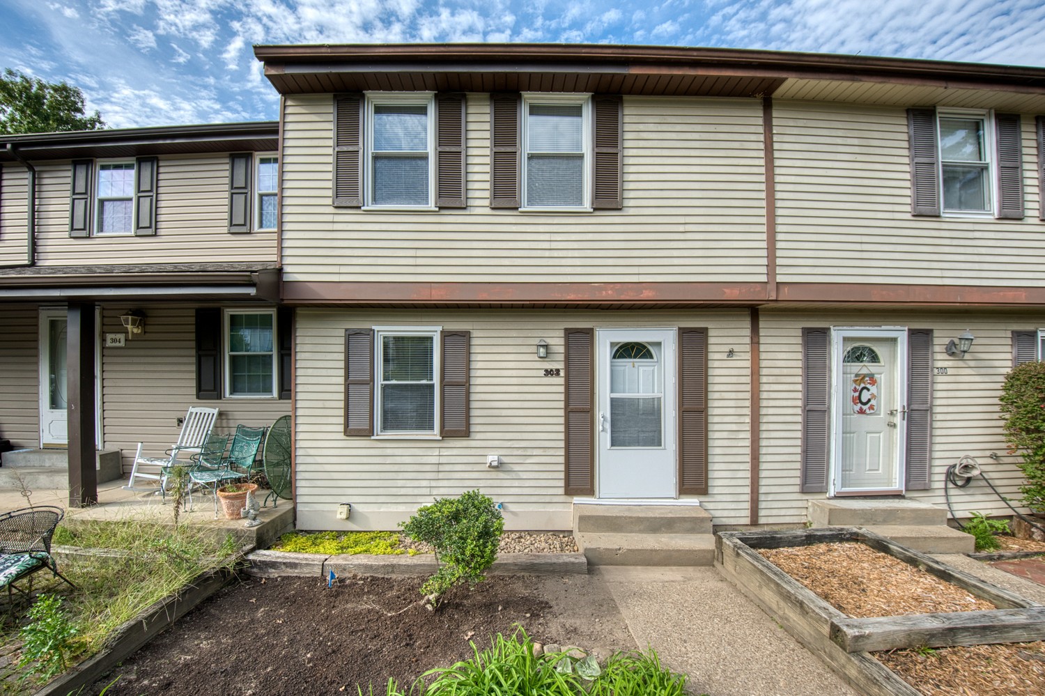 302 Parkwood Drive — photo