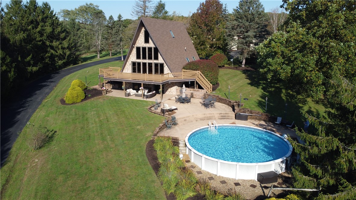 615 Strawcutter Road — photo