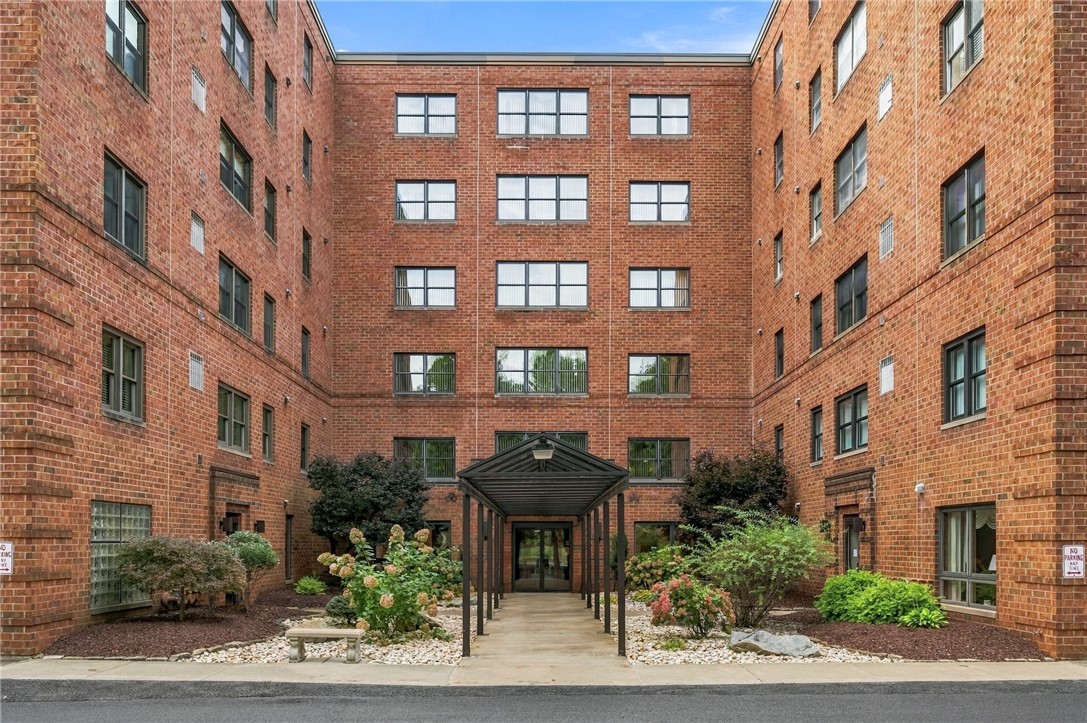3885 Brookside Lane Unit 402 — photo