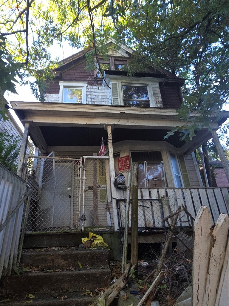 1740 Wesley St — photo