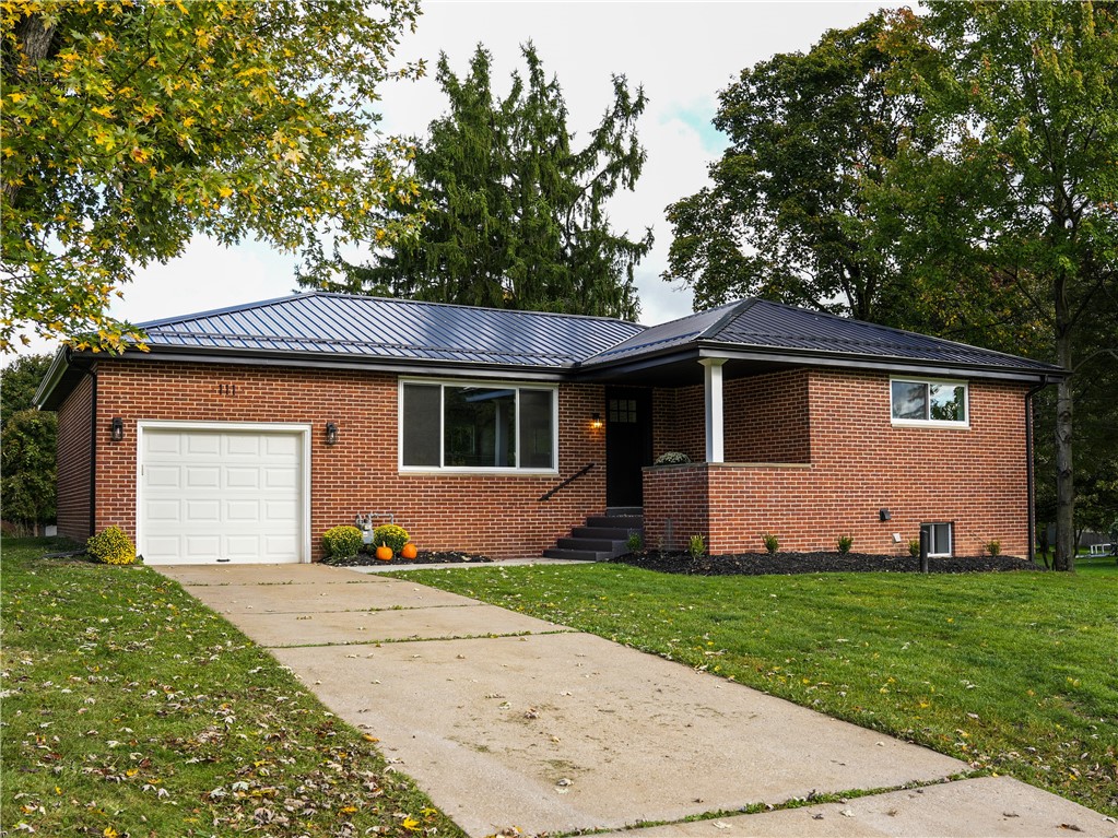 111 Hickory Dr — photo