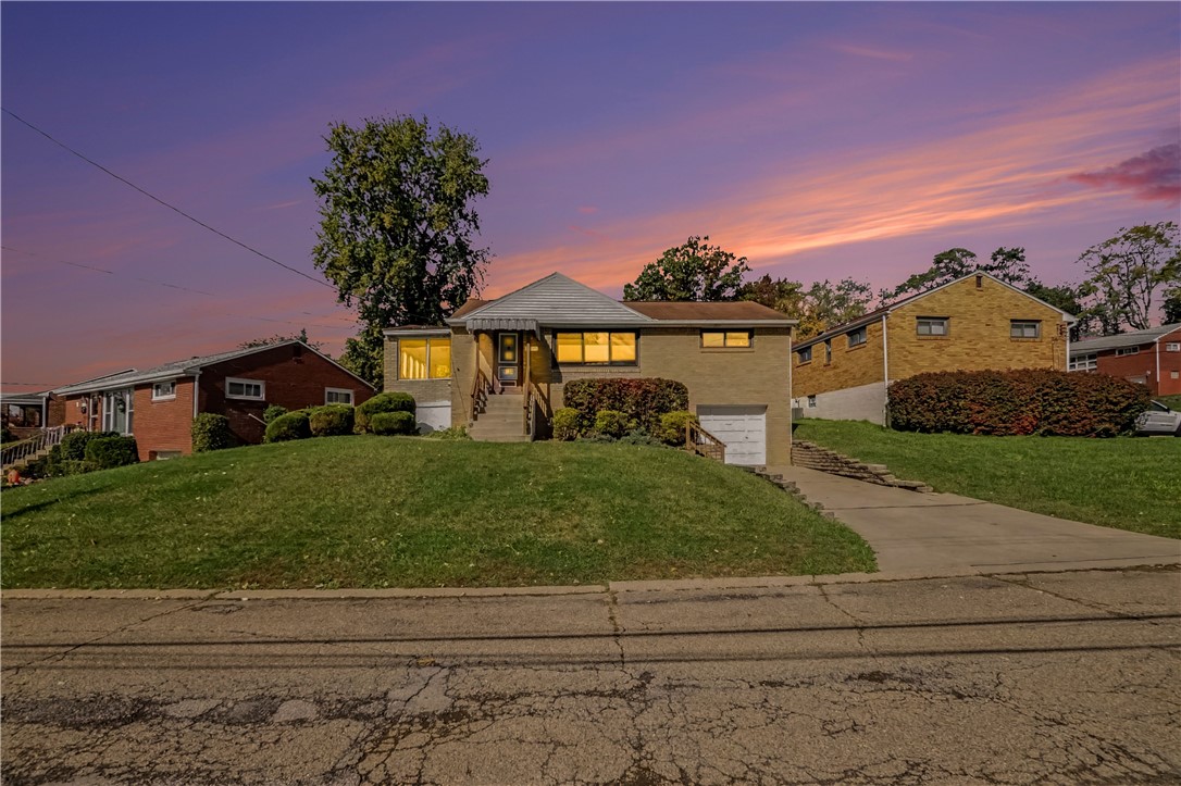 2214 Old Oak Dr — photo