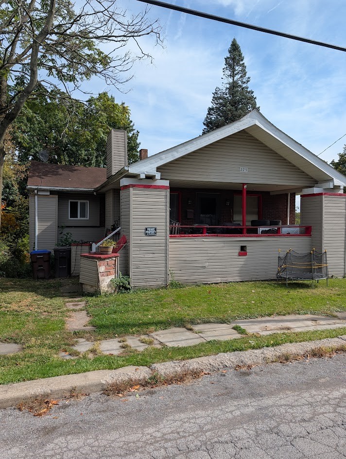 225 Logan Ave — photo