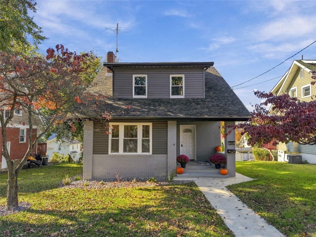 347 Pershing Dr — photo
