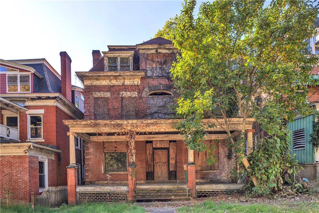 1303 Singer Pl — photo