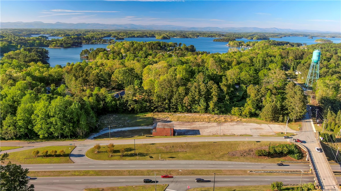 99 Northampton Road w/Hill Top Drive Acreage — photo