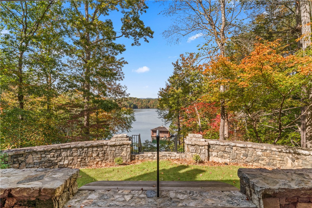 604 Top Ridge Drive — photo