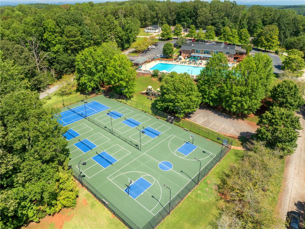 416 Holden Drive — photo