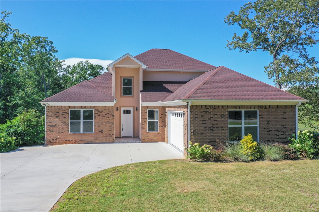 102 Topsail Drive — photo
