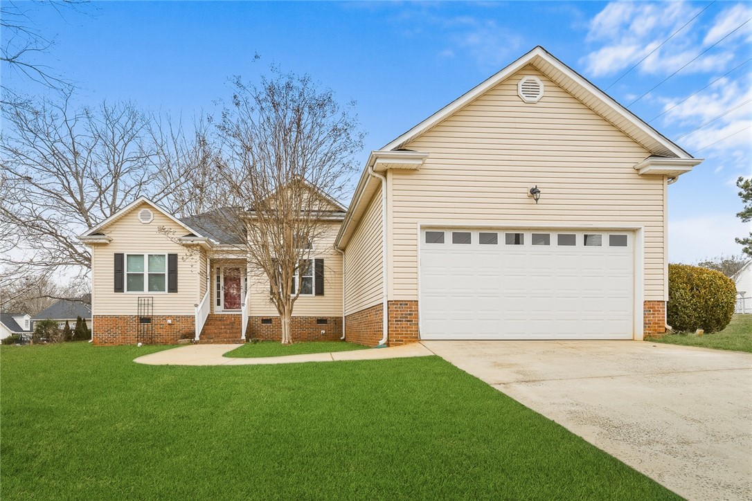 112 Jester Court — photo