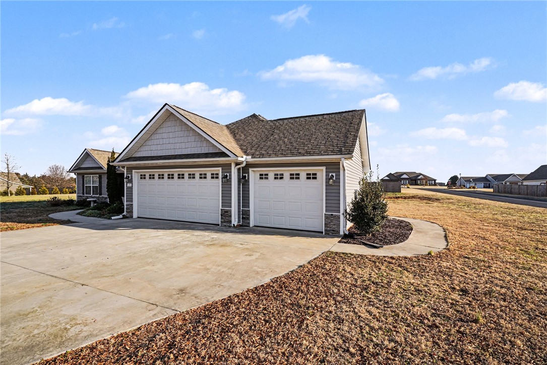 125 Apple Grove Drive — photo