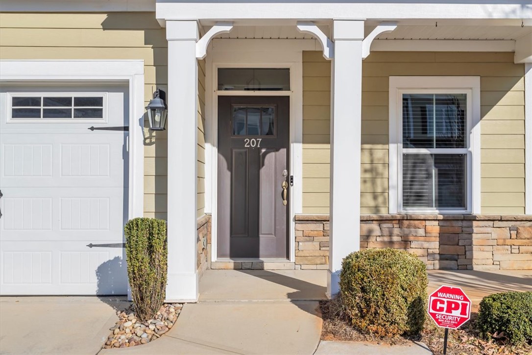 207 Nautique Court — photo