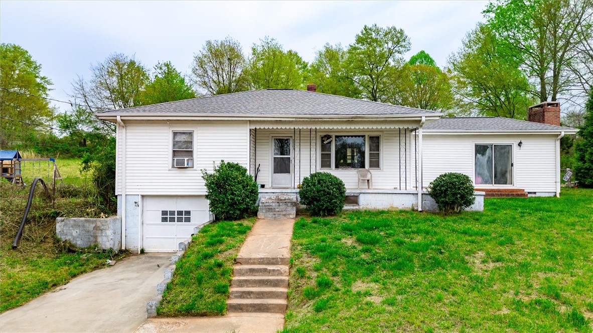 7703 Moorefield Memorial Highway — photo