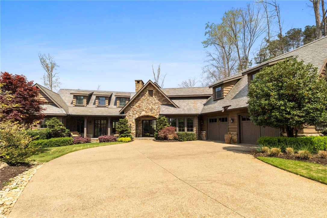 195 Village View Drive — photo