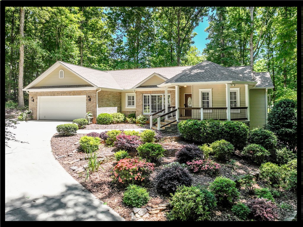 209 Berwick Court — photo