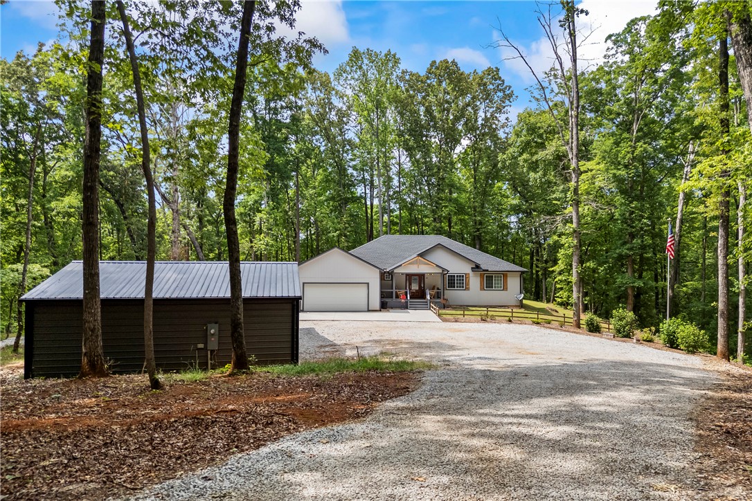 325 Falcon's Nest Road — photo