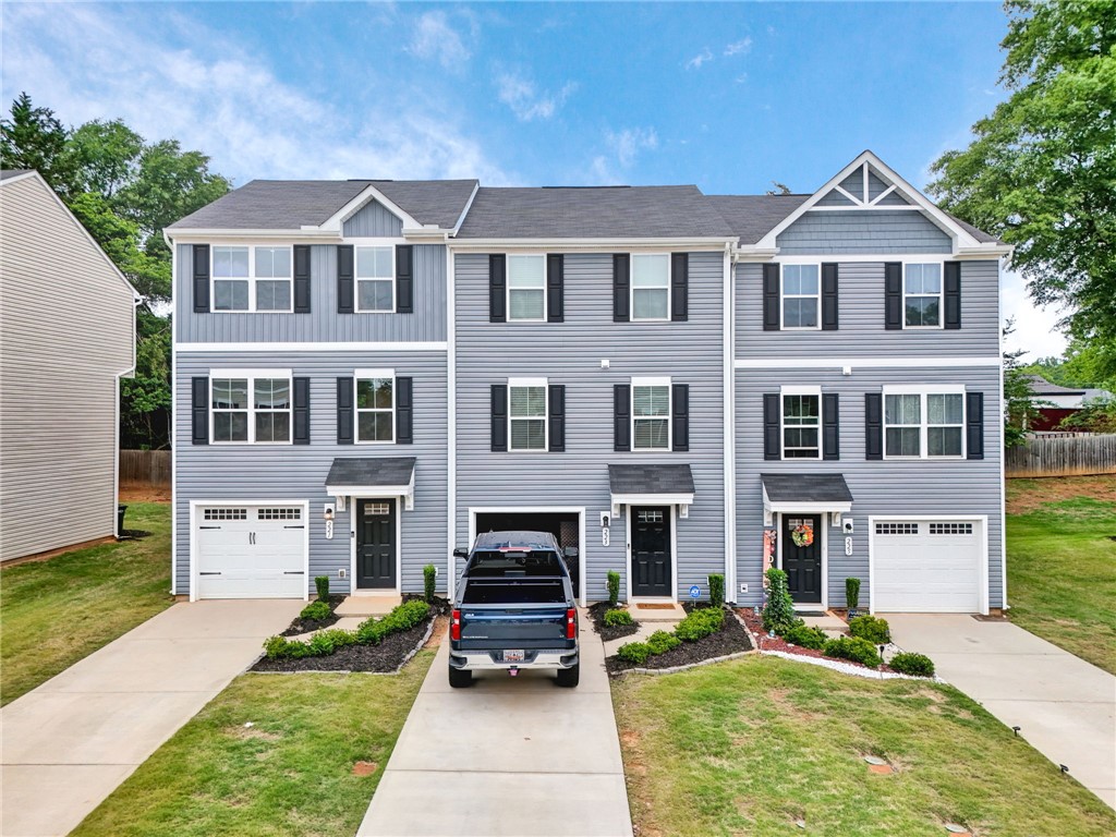 221 Brooklane Court — photo