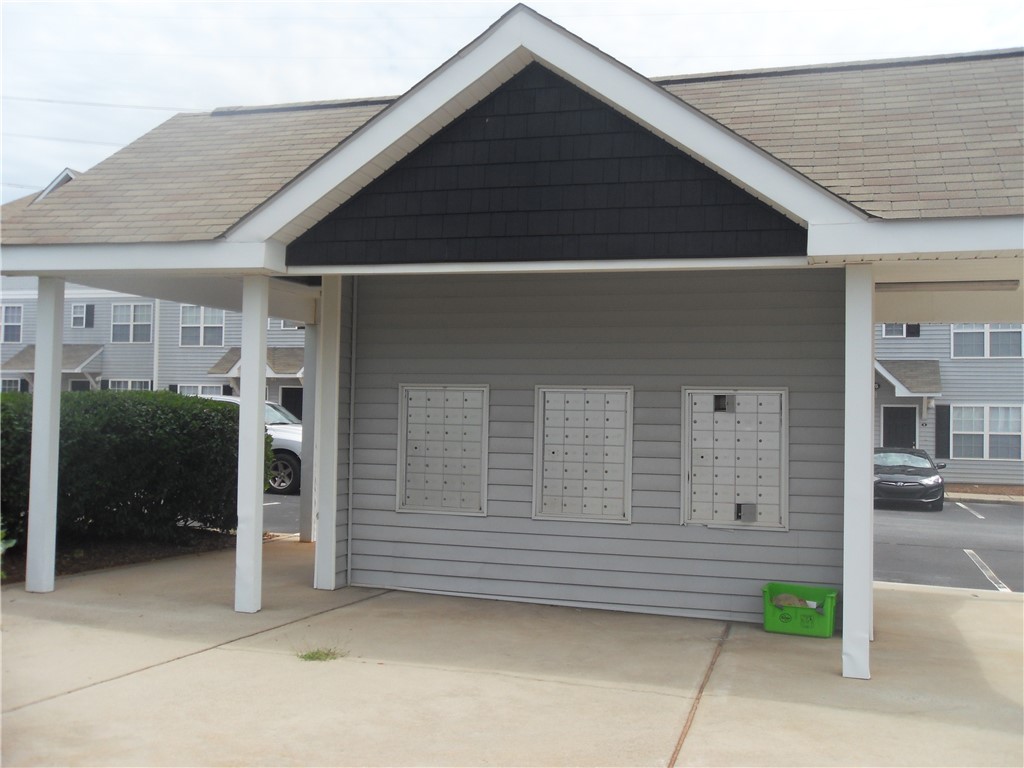 122 University Village Drive G — photo