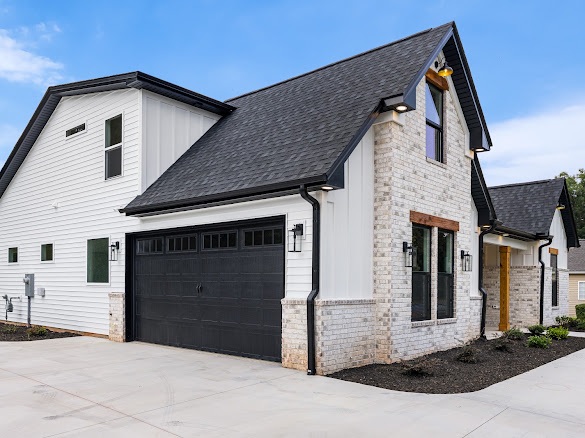 516 Lakeside Drive — photo