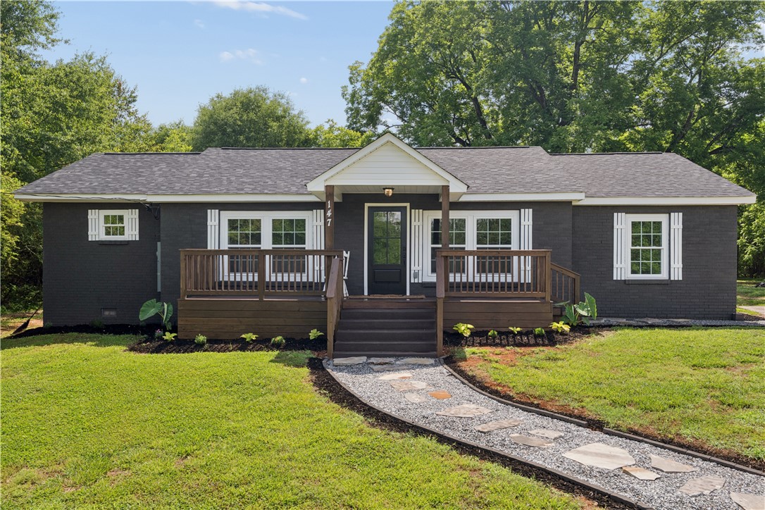 147 Taylor Road — photo