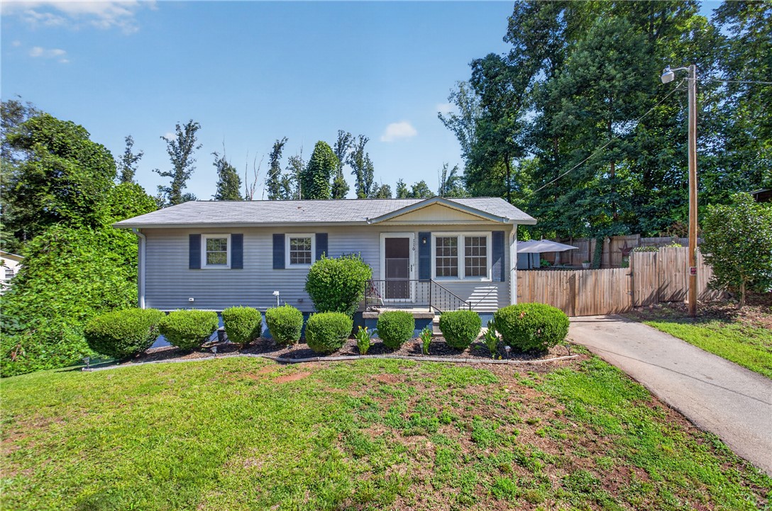 116 Oak Ridge Circle — photo