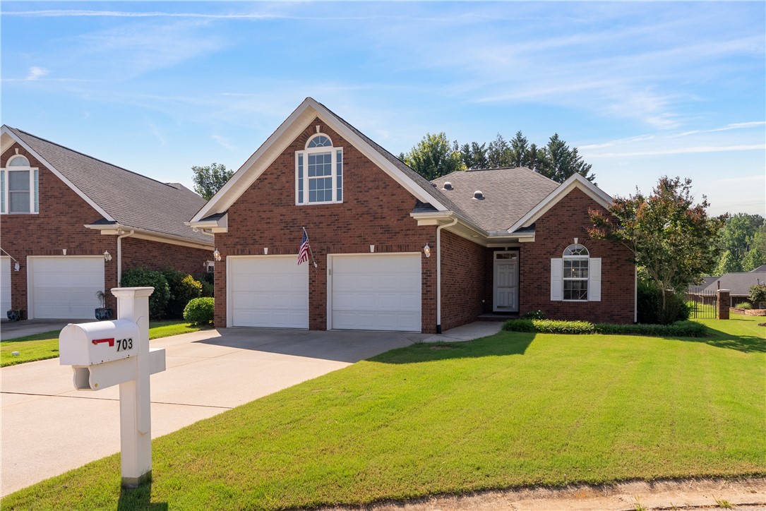 703 Nottingham Court — photo