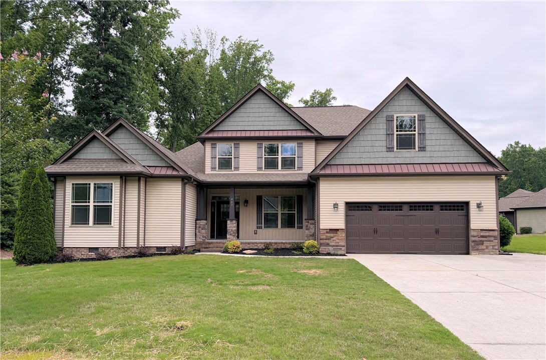 407 Oak Ridge Place — photo