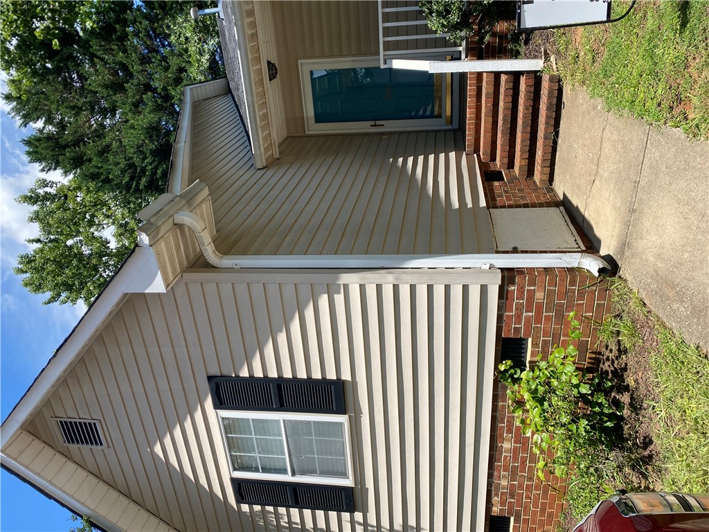 406 North Pointe Creek — photo