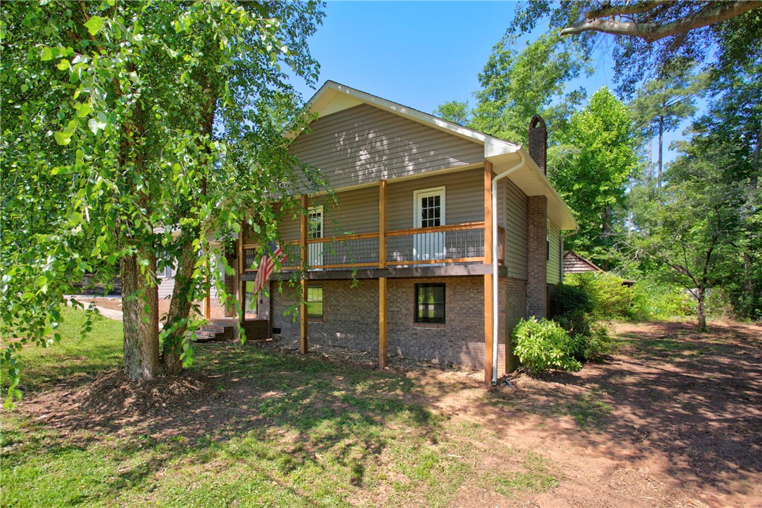 712 Beech Drive — photo