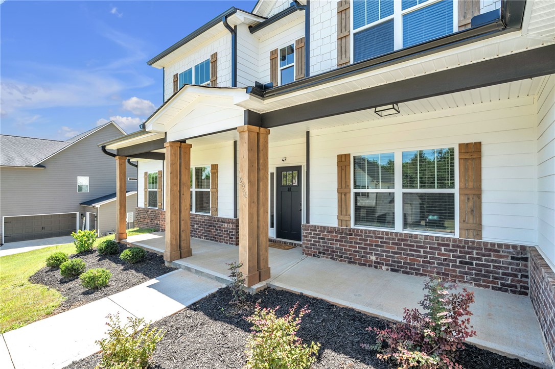 226 Holly Branch Road — photo