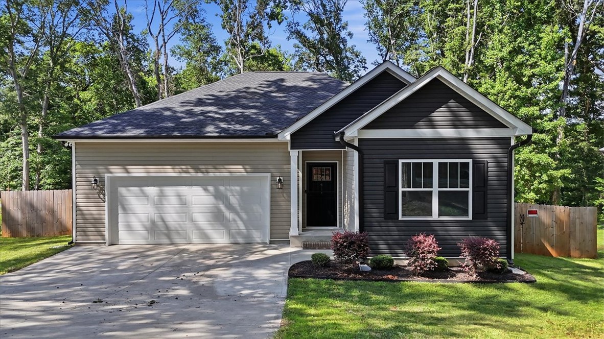 411 Hillside Drive — photo