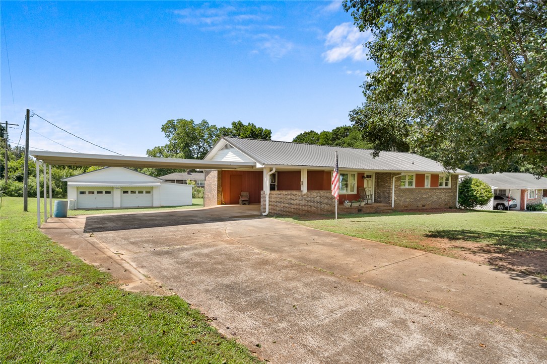 312 Edwards Drive — photo
