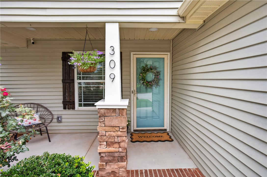 309 S Stonegate Drive — photo
