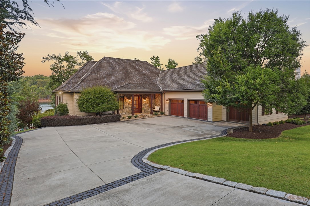 147 S Edgewater Drive — photo