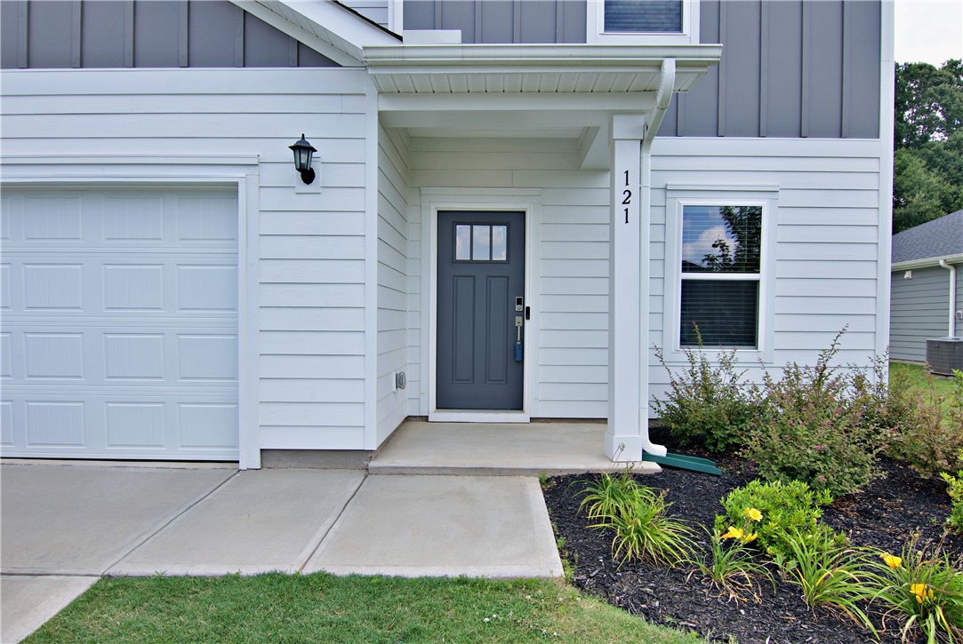 121 Willoughby Way — photo
