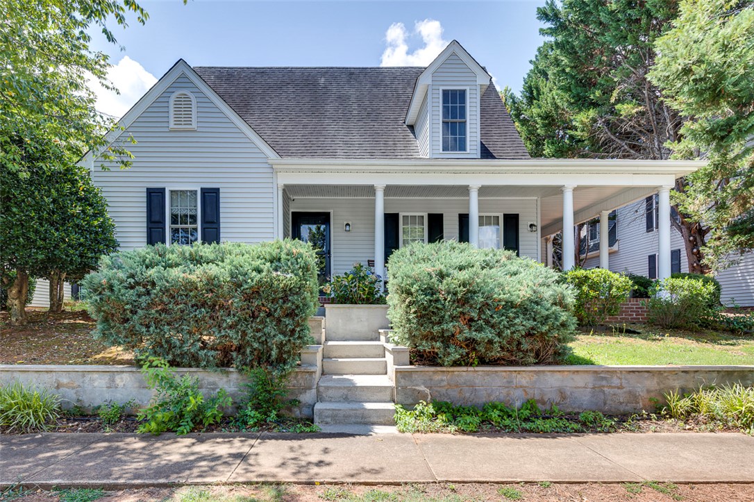 1010 Meehan Way — photo